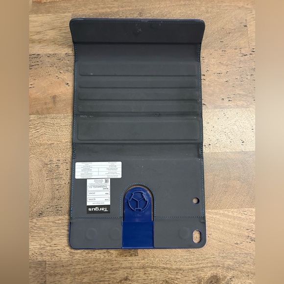 Targus Blue Ipad Mini Case with Stand and Magnetic Closure - Picture 3 of 4